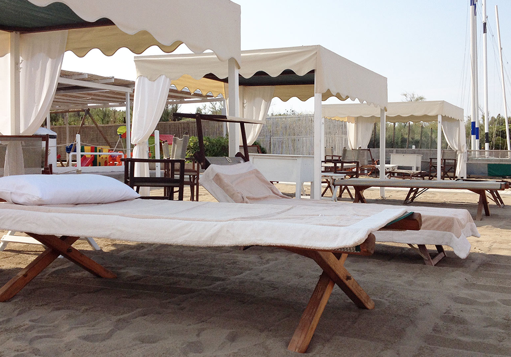 Il mare incontra il comfort in un bagno di charme.