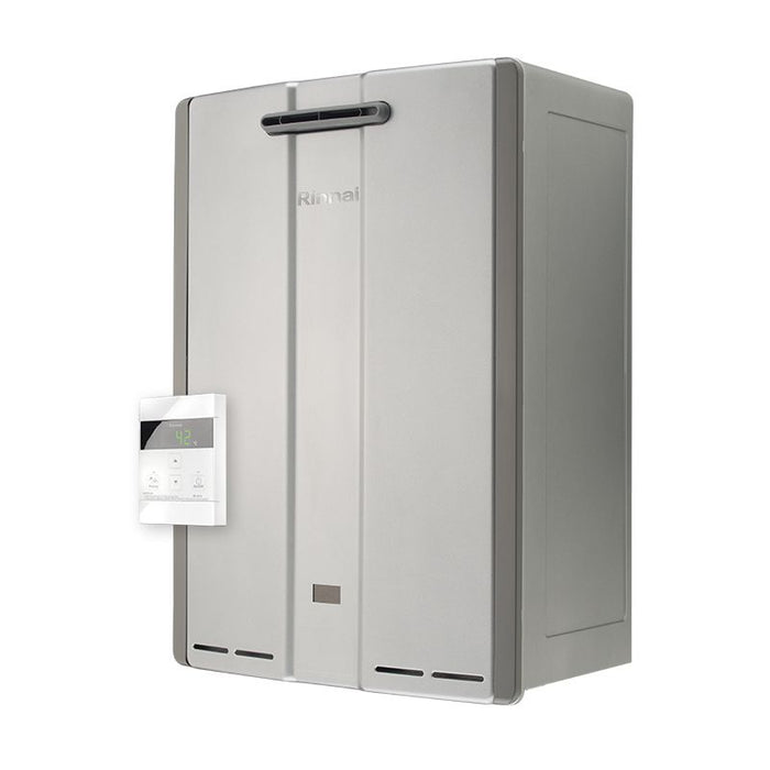 Primo piano scaldabagno da esterno con comando remoto Rinnai Infinity serie Sensei